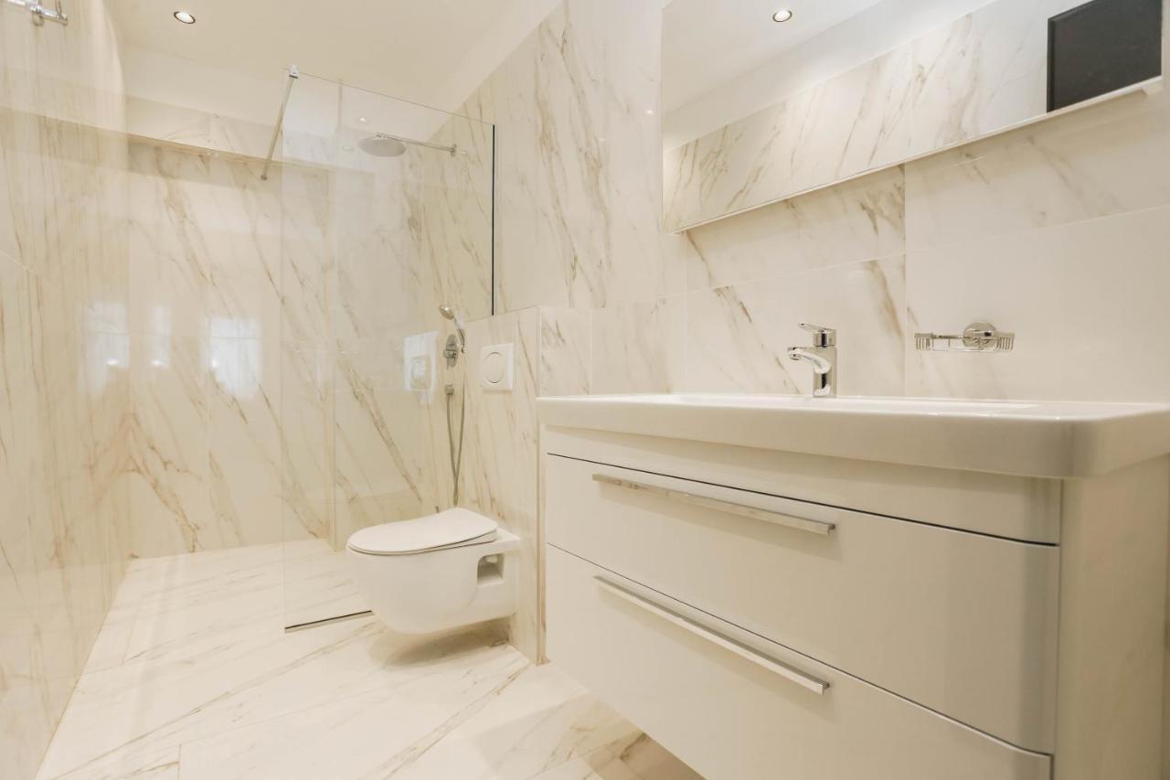 Beachfront Luxury Apartment Budva Bagian luar foto
