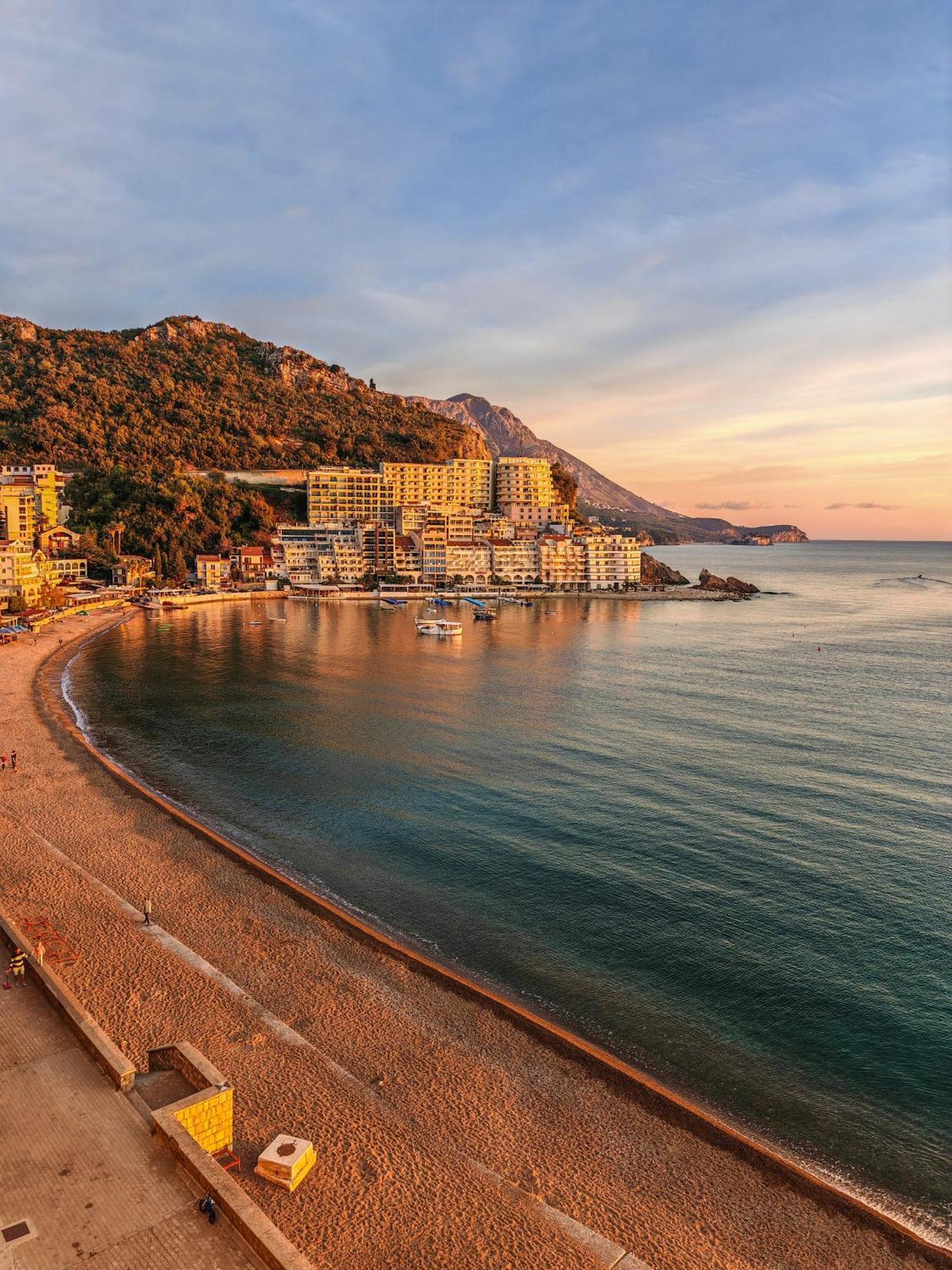 Beachfront Luxury Apartment Budva Bagian luar foto