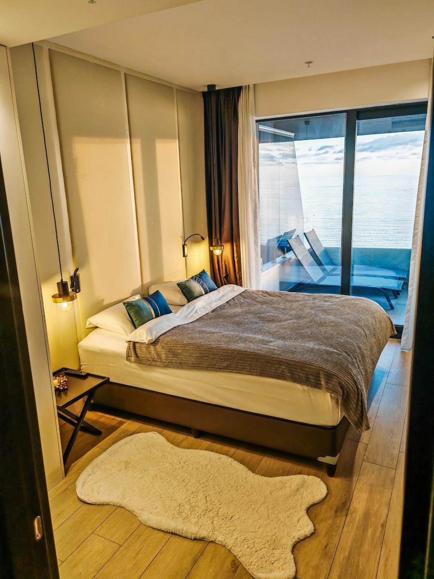 Beachfront Luxury Apartment Budva Bagian luar foto