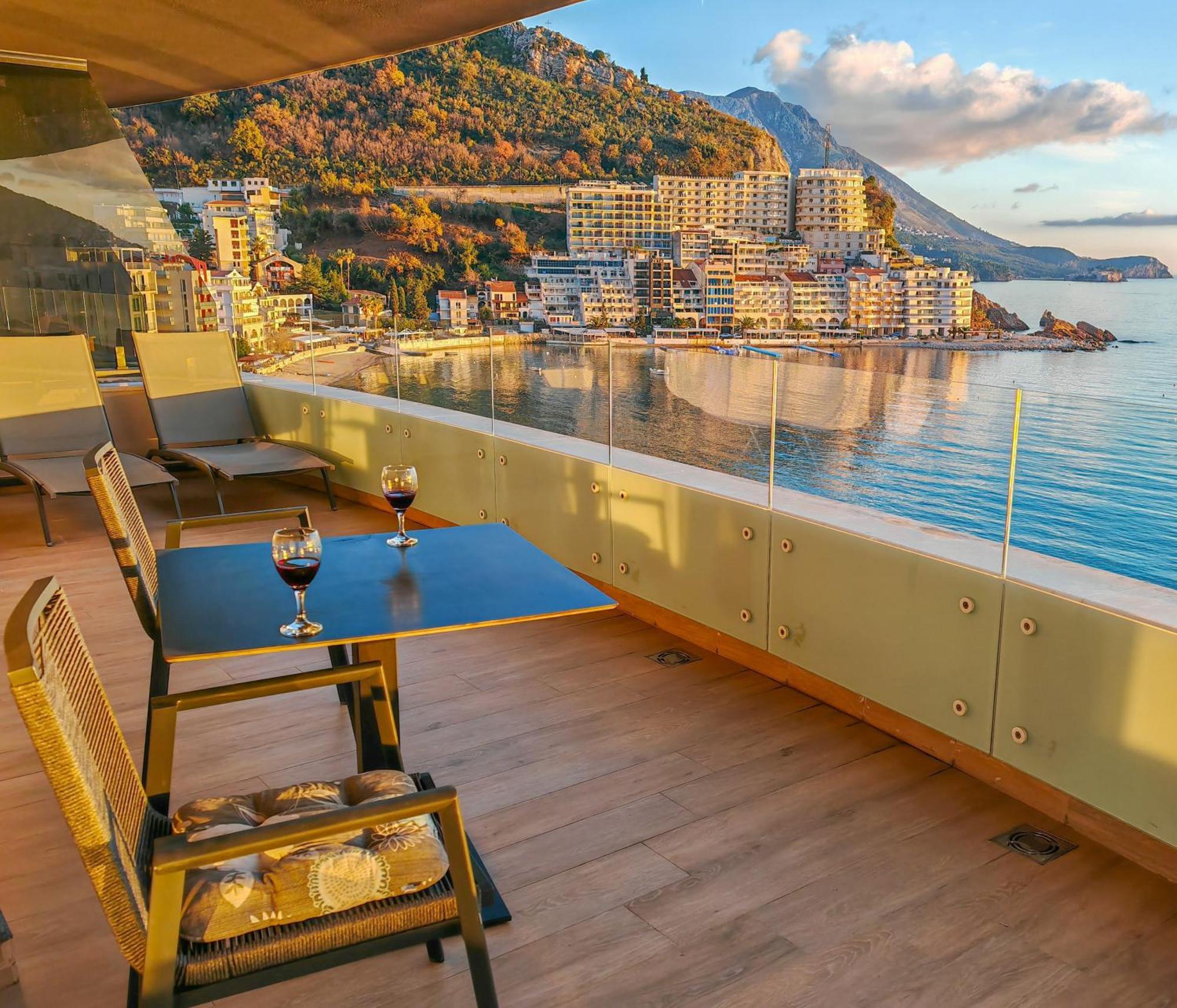 Beachfront Luxury Apartment Budva Bagian luar foto